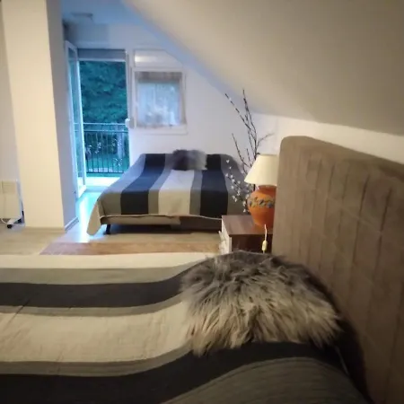 펜션 Vikendica Nature Park *