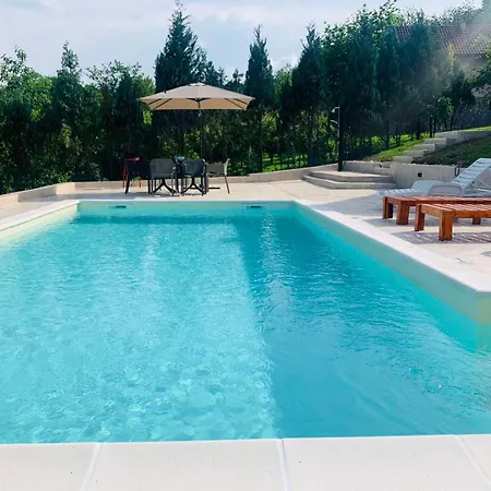 Vikendica Nature Park 펜션