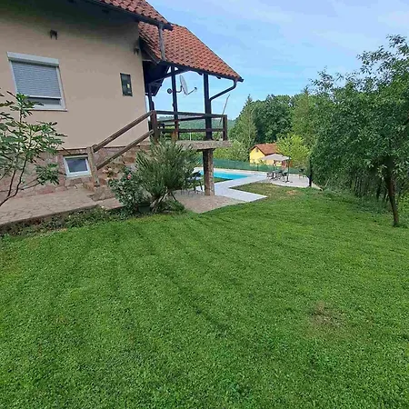 בית נופש Vikendica Nature Park באניה לוקה