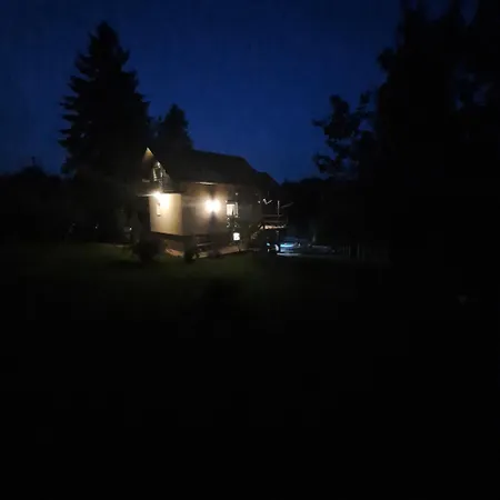 펜션 Vikendica Nature Park